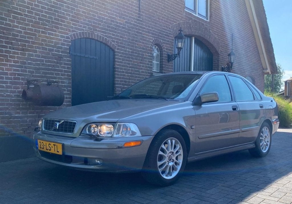 Volvo S40 1.8 AUT 2003 Grijs, Auto's, Volvo, Zwart, 4 cilinders, 122 pk, 1783 cc