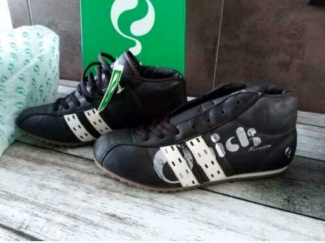 Leren sneakers/schoenen van het merk Quick.
Maat 39., Quick, Nieuw, Ophalen of Verzenden, Sneakers of Gympen
