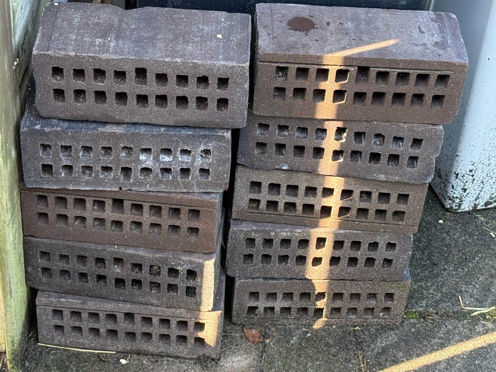 GRATIS Gebruikte geperforeerde bakstenen, Ophalen, Gebruikt, Bakstenen