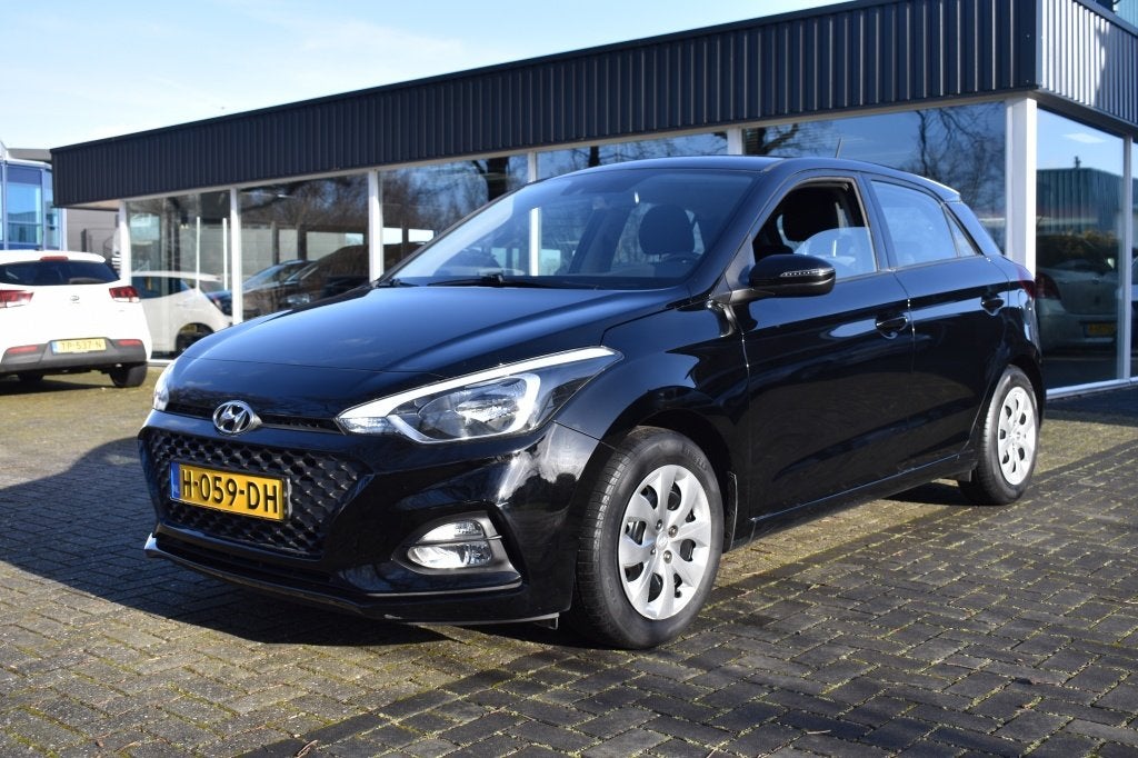 Hyundai i20 1.0 T-GDI Comfort CAMERA CRUISE PDC CLIMA APPLE/, Auto's, Voorwielaandrijving, 450 kg, Euro 6, Zwart