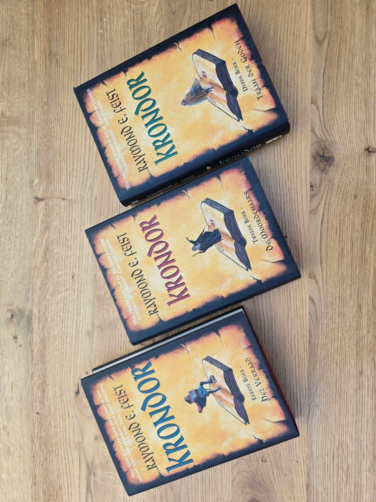 De Krondor Trilogie - Raymond E. Feist (3 boeken), Ophalen of Verzenden, Zo goed als nieuw