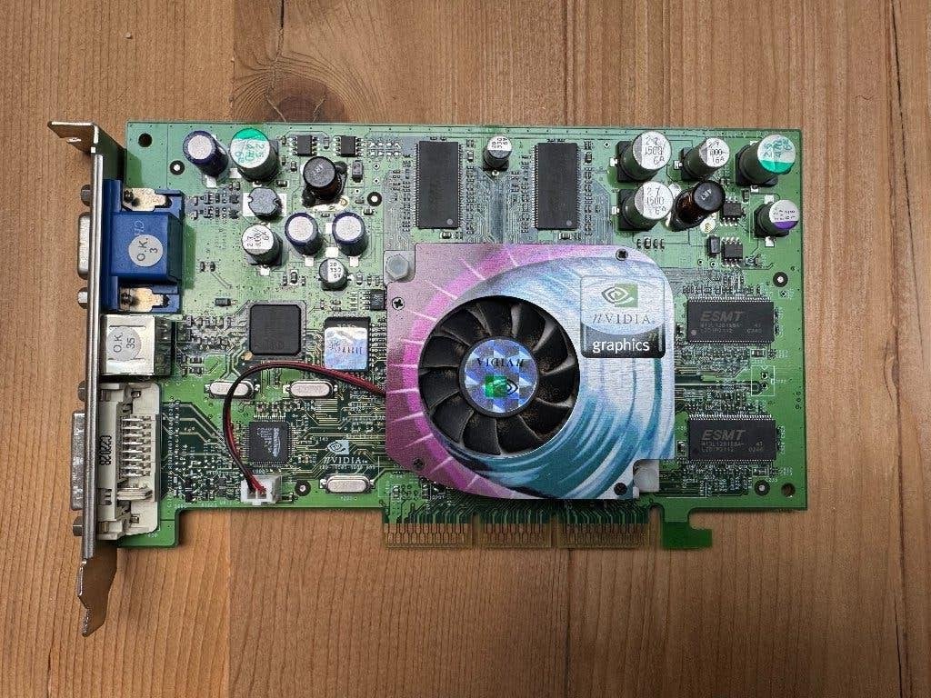 Sparkle NVIDIA GeForce FX 5200 (128MB), Computers en Software, Vintage Computers, Ophalen of Verzenden