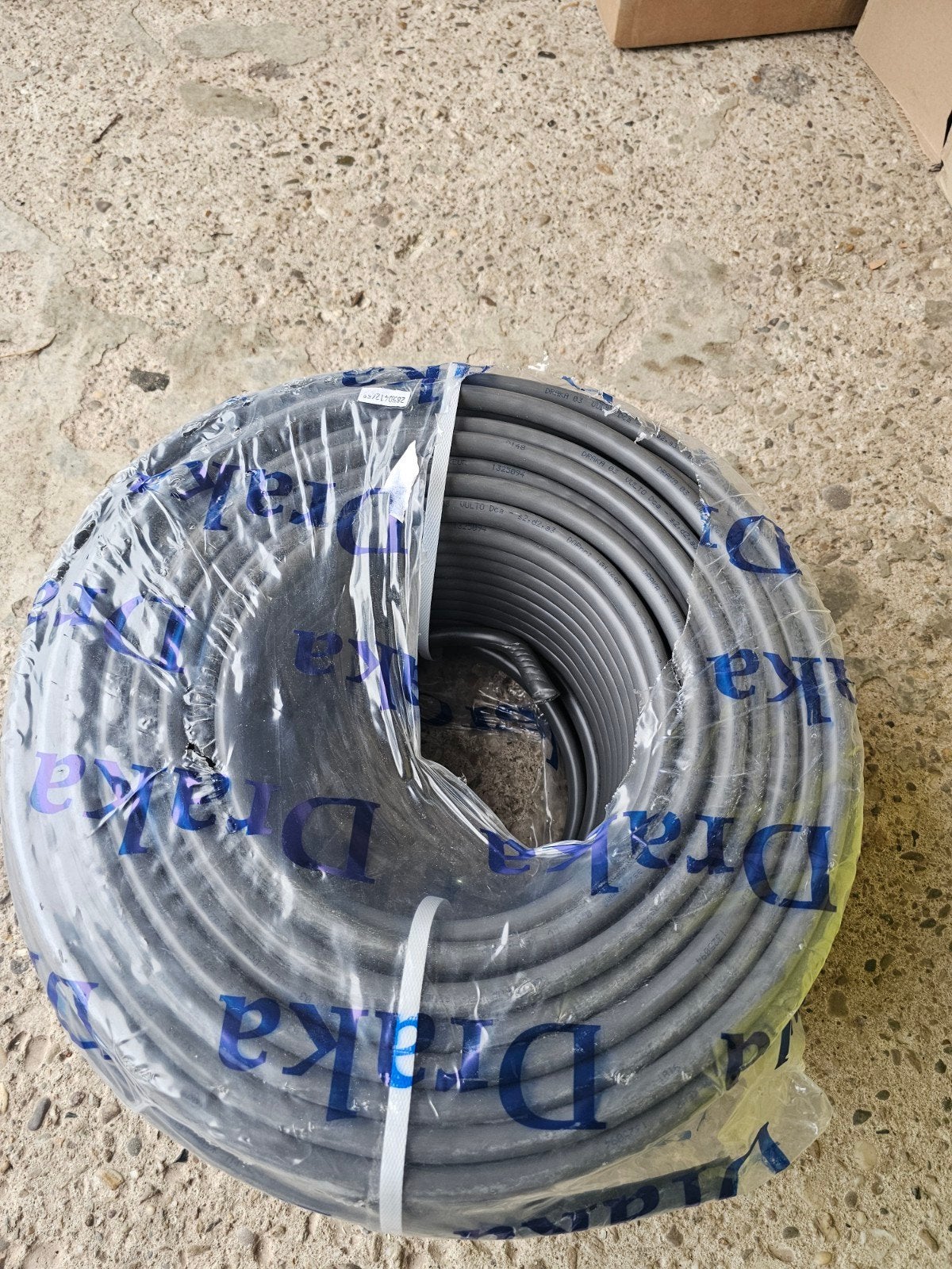 Nieuwe 100 meter grondkabel 2x2.5 + 2.5 mm², Ophalen, Nieuw, Kabel of Snoer