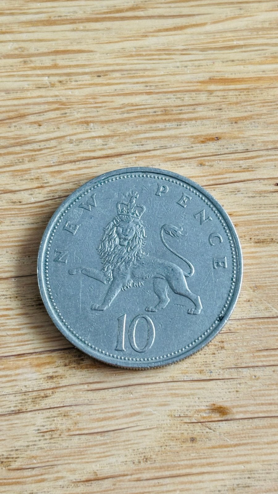2x Britse 10 New Pence munt 1968 en 1969 - Kon. Elizabeth II, Ophalen of Verzenden, Overige landen, Losse munt