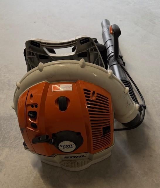 Stihl Bladblazer BR550 van 2021, Tuin en Terras, Ruggedragen, Ophalen of Verzenden, Zo goed als nieuw, Stihl