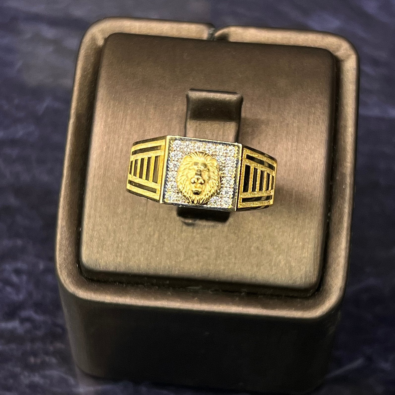 14 karaat gouden ring leeuw model italy, Ophalen of Verzenden, Nieuw, Goud, Heer