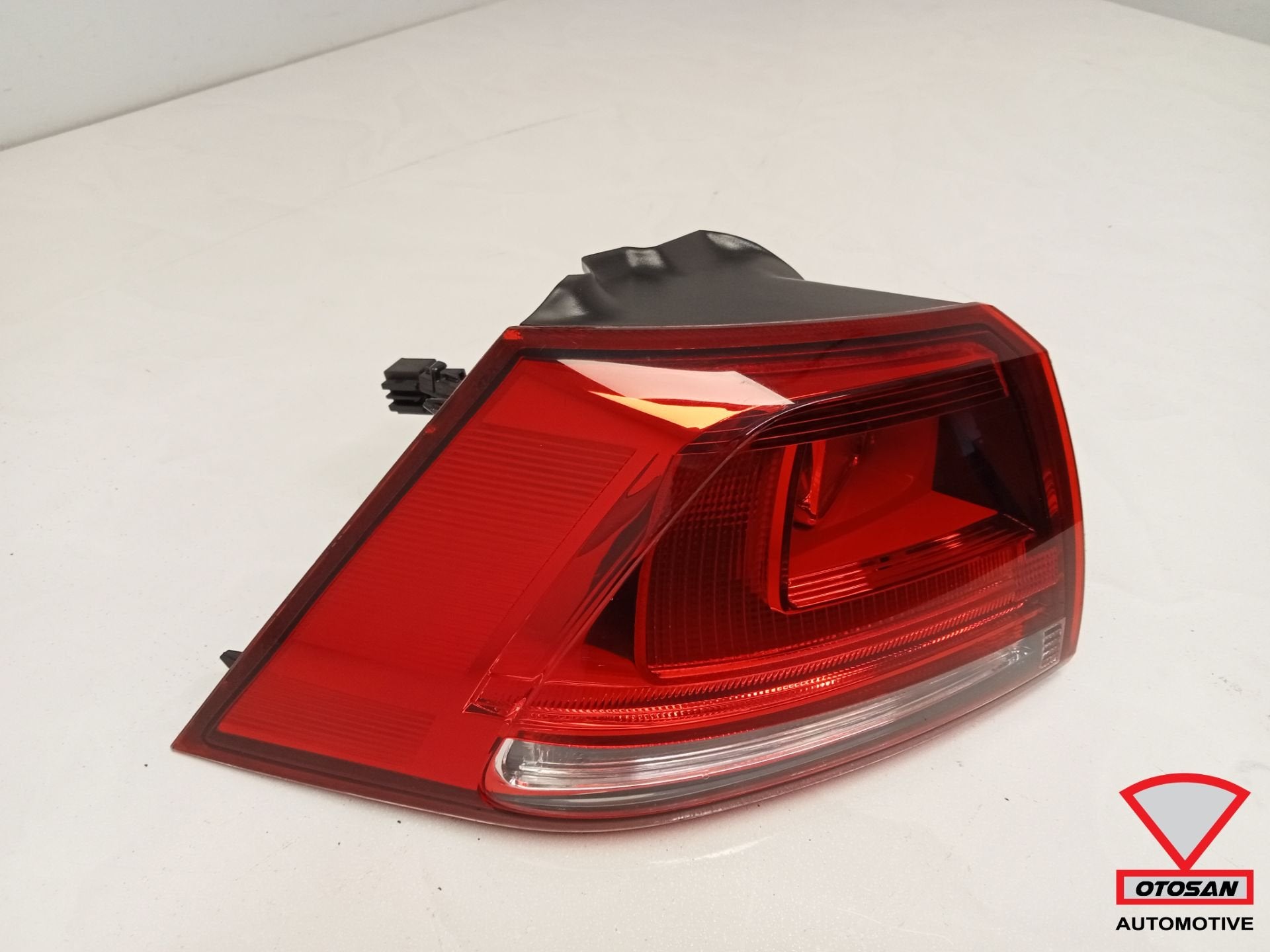 Volkswagen Golf 7 2013-2017 Achterlicht Links 5G0945095 Orig, Auto-onderdelen, Gebruikt, Volkswagen, Volkswagen AG, Berliner Ring 2
38440  Wolfsburg, DE