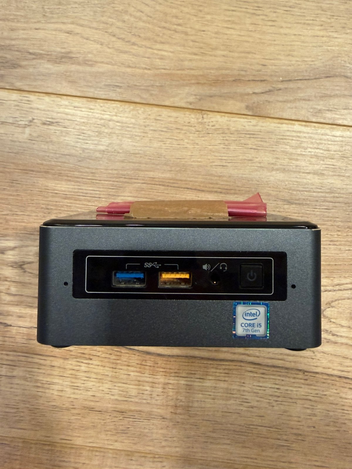 Intel nuc i5 nuc7i5bnh defect, Computers en Software, Ophalen of Verzenden, Zo goed als nieuw
