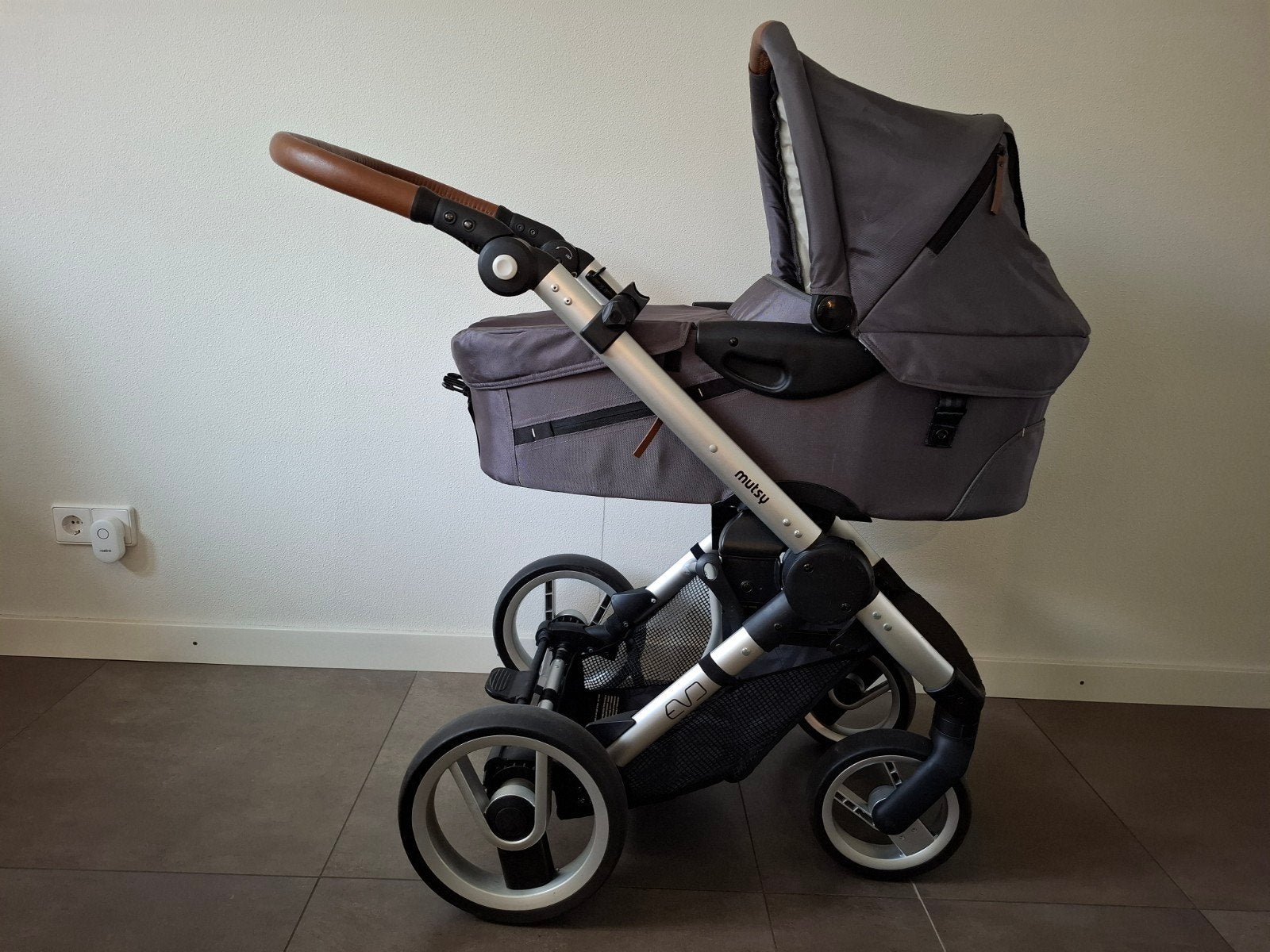 Mutsy Evo kinderwagen met reiswieg en accessoires, Kinderen en Baby's, Gebruikt, Met reiswieg, Mutsy, Ophalen