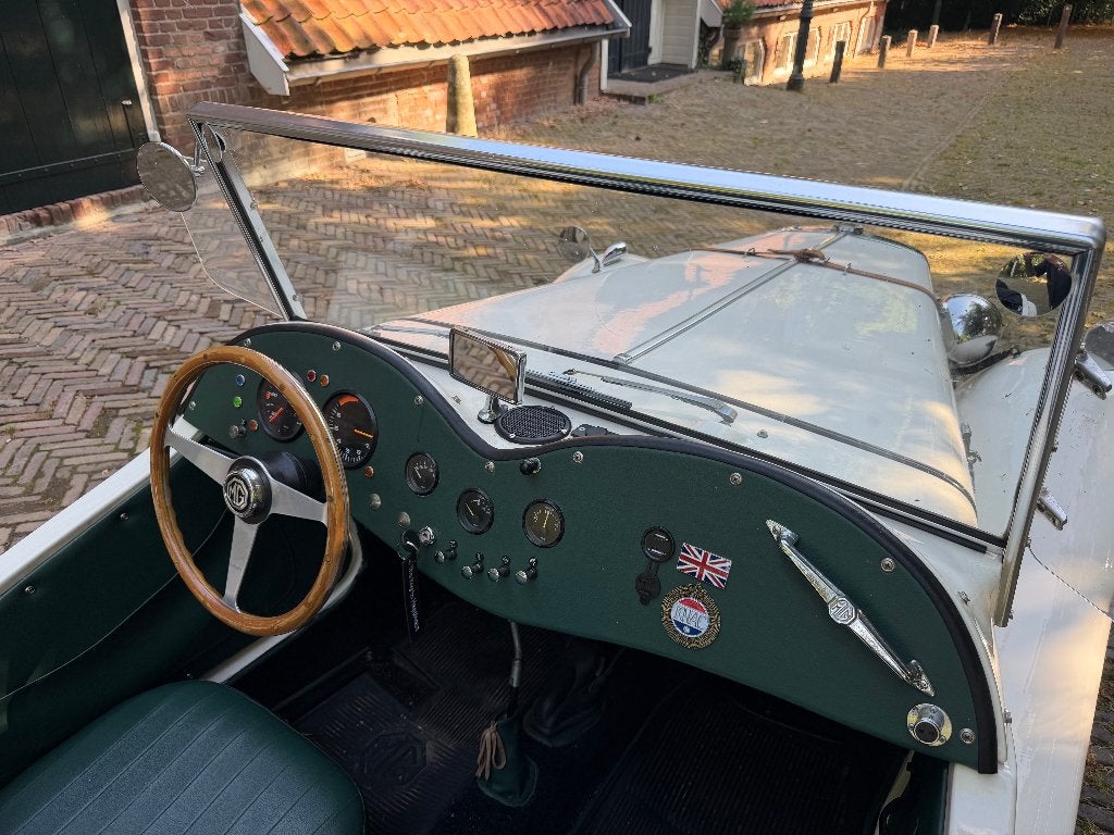 Daytona MiGi Cabriolet MG TD Volledig Gerestaureerd 1965, foto 3