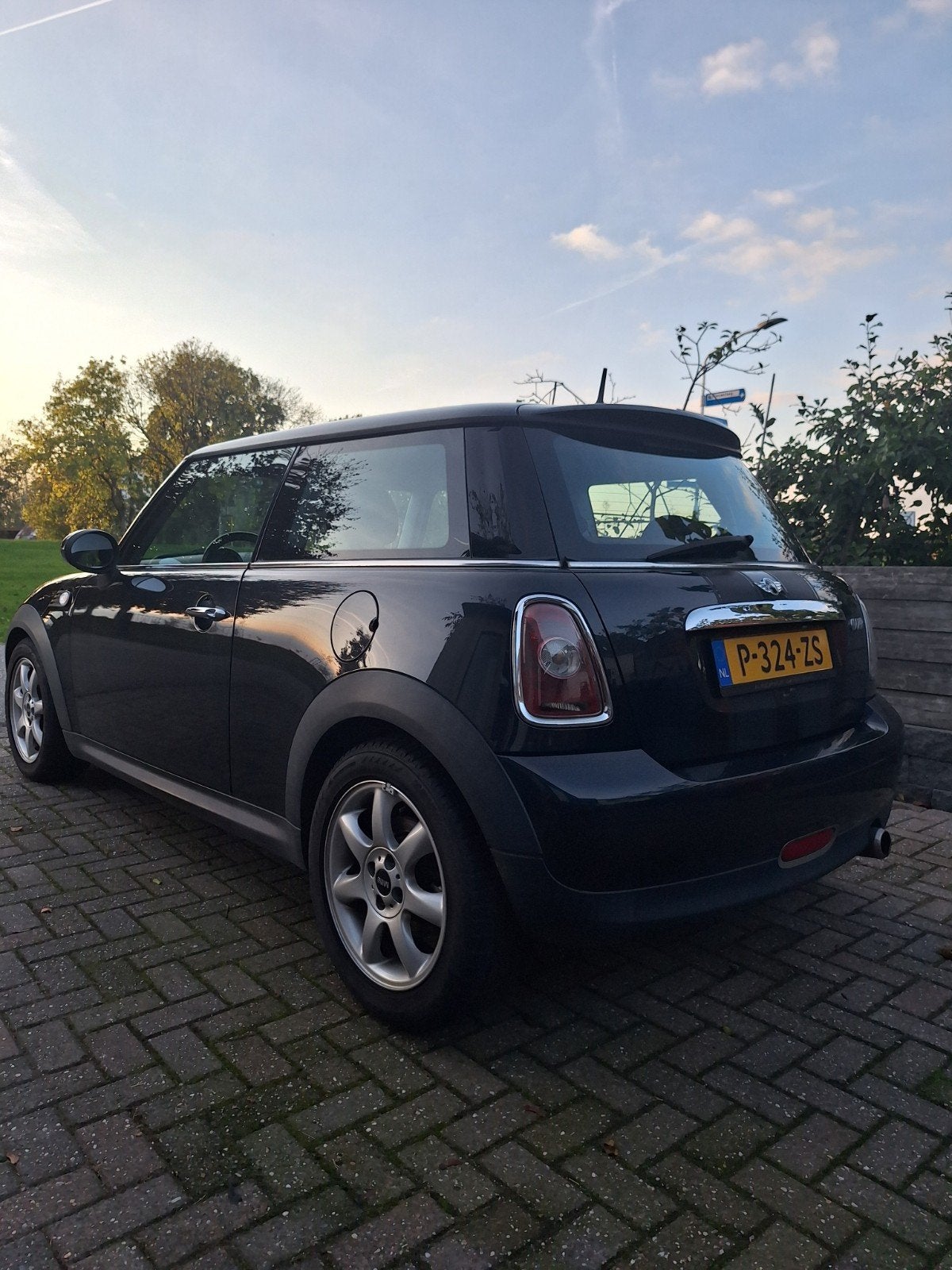 Mini 1.6 16V Cooper 2008 Blauw, Auto's, Voorwielaandrijving, 4 cilinders, Leder en Stof, 49 €/maand