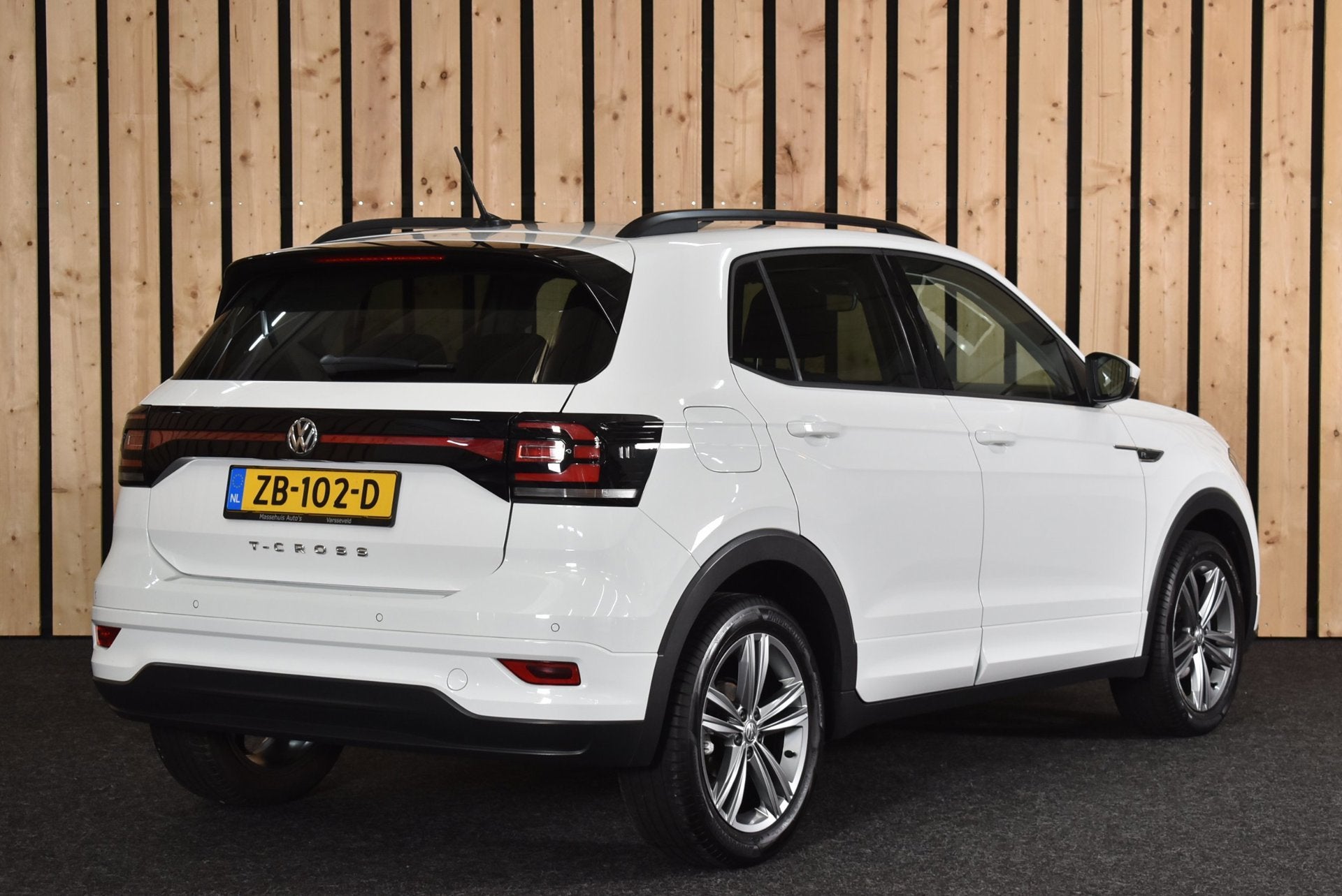 Foto 2 van Volkswagen T-Cross 1.0 TSI Life 2e eig NL-Auto R-Line Carpla