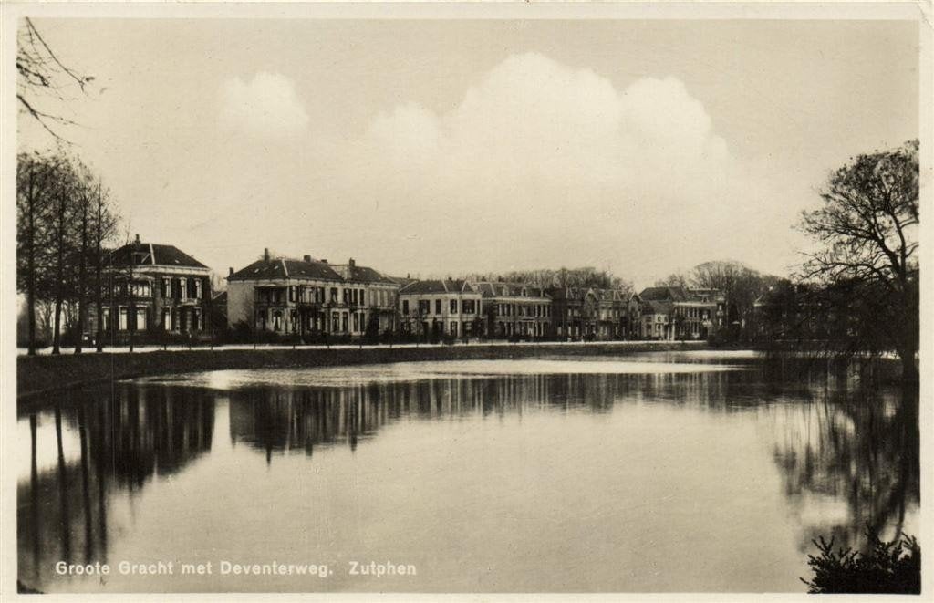 Groote Gracht met Deventerweg. Zutphen - 1935 gelopen, Ophalen of Verzenden, 1920 tot 1940, Gelopen, Gelderland