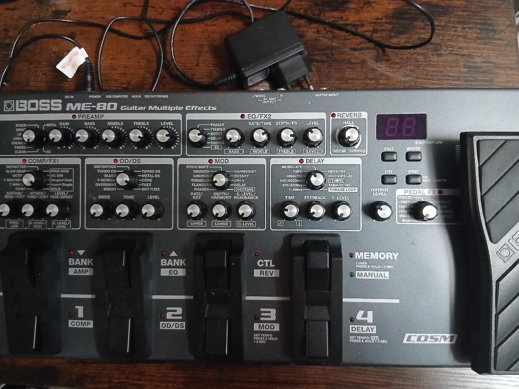 Boss ME-80 Guitar Multi-Effects Pedal, Ophalen, Zo goed als nieuw