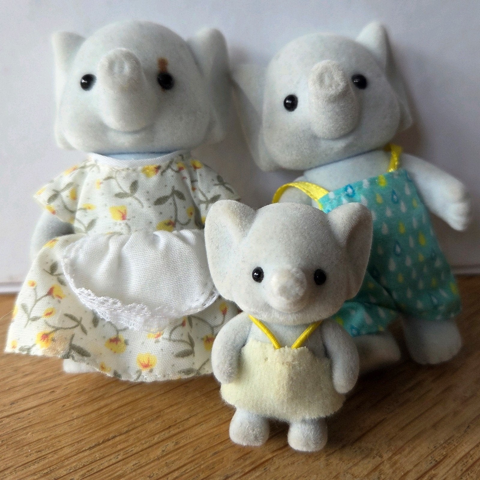 Sylvanian Families Olifantenfamilie - Met klein vlekje, Ophalen of Verzenden, Gebruikt
