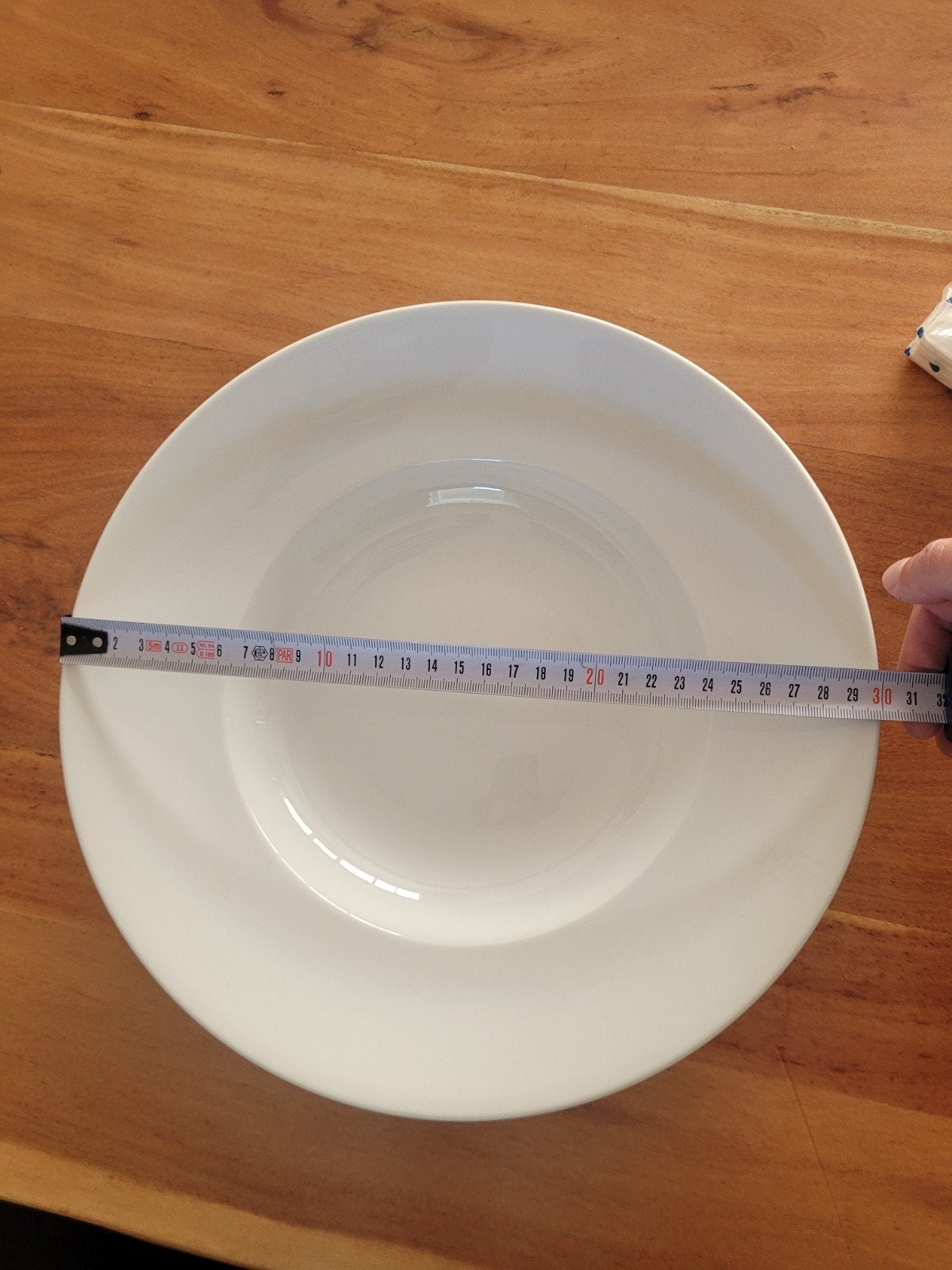 Gratis 4 Witte diepe borden - 30 cm diameter, Ophalen, Gebruikt, Keramiek, Bord(en)