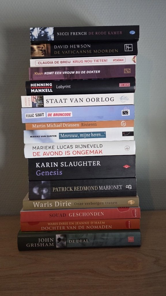 Boekenpakket thrillers & spannende romans, Ophalen, Zo goed als nieuw