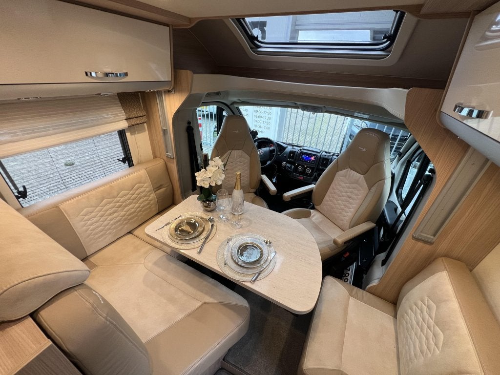 Bürstner Ixeo IT 726 G ENKELE BEDDEN+HEFBED EURO6 D, Caravans en Kamperen, Winterisolatie, Ringverwarming, Fiat, 7 tot 8 meter
