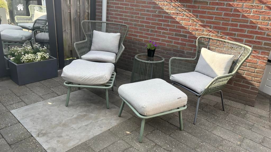 2-delige tuinset van Intratuin, Tuin en Terras, Tuinsets en Loungesets, 2 zitplaatsen, Kunststof, Ophalen of Verzenden, Zo goed als nieuw