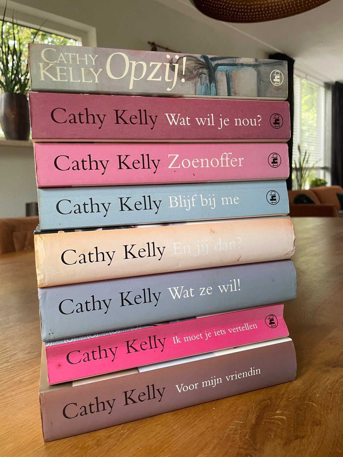 8 boeken van Cathy Kelly, Ophalen of Verzenden, Gelezen