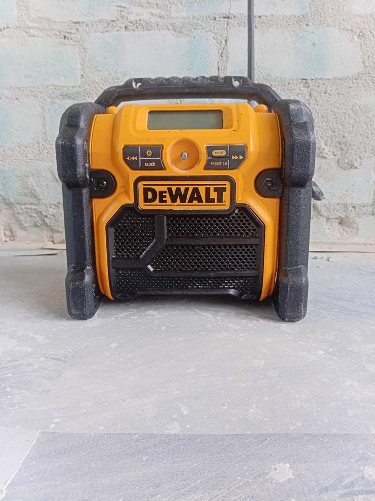 DeWalt bouwradio - robuust en betrouwbaar, Ophalen of Verzenden, Gebruikt, Bouwradio