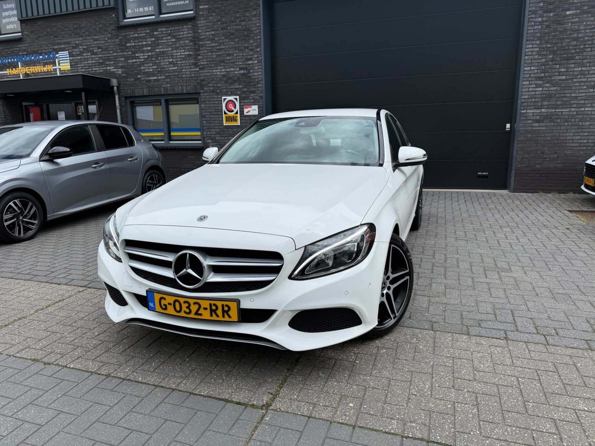 Mercedes-Benz C-Klasse 200 Premium Plus | 1E EIGENAAR | 3/6/, Automaat, 4 cilinders, Leder en Stof, Wit