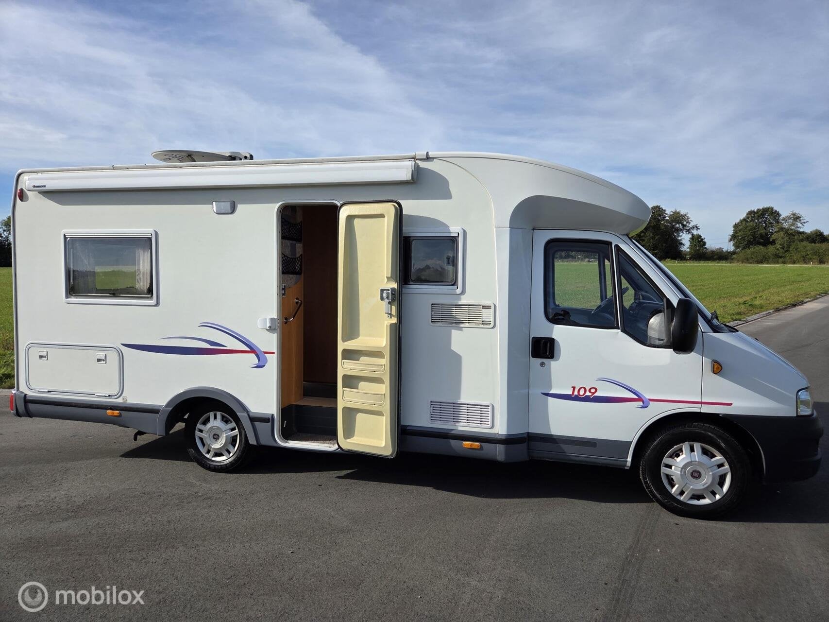 Challenger 109 Half-integraal 2.8Jtd 128pk ☆Enkele bedden, 6 tot 7 meter, Bedrijf, Challenger, Boiler