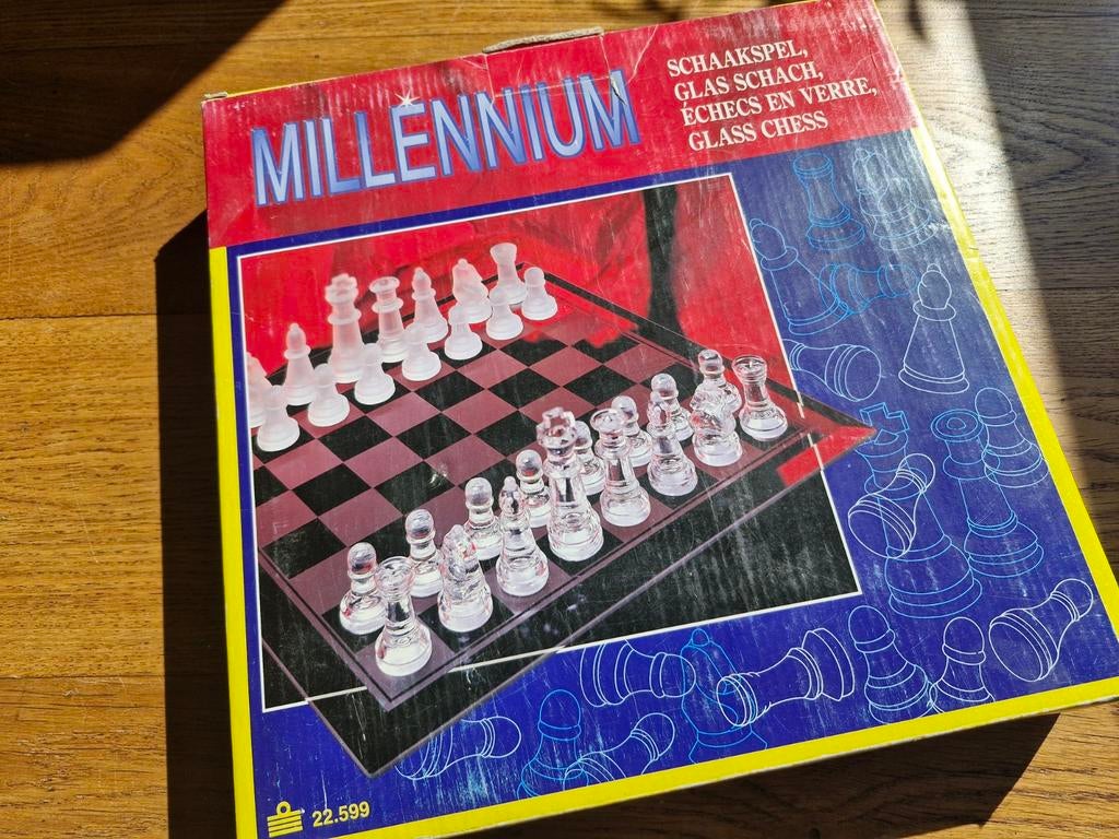 Schaakspel van glas, Ophalen, Minder dan 500 stukjes, Zo goed als nieuw, Schaken