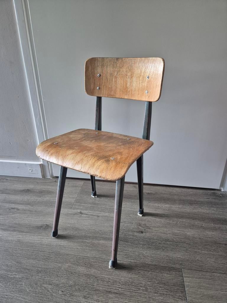Kinderstoeltje, antiek, oude school stoel, Huis en Inrichting, Ophalen, Gebruikt, Bruin, Eén