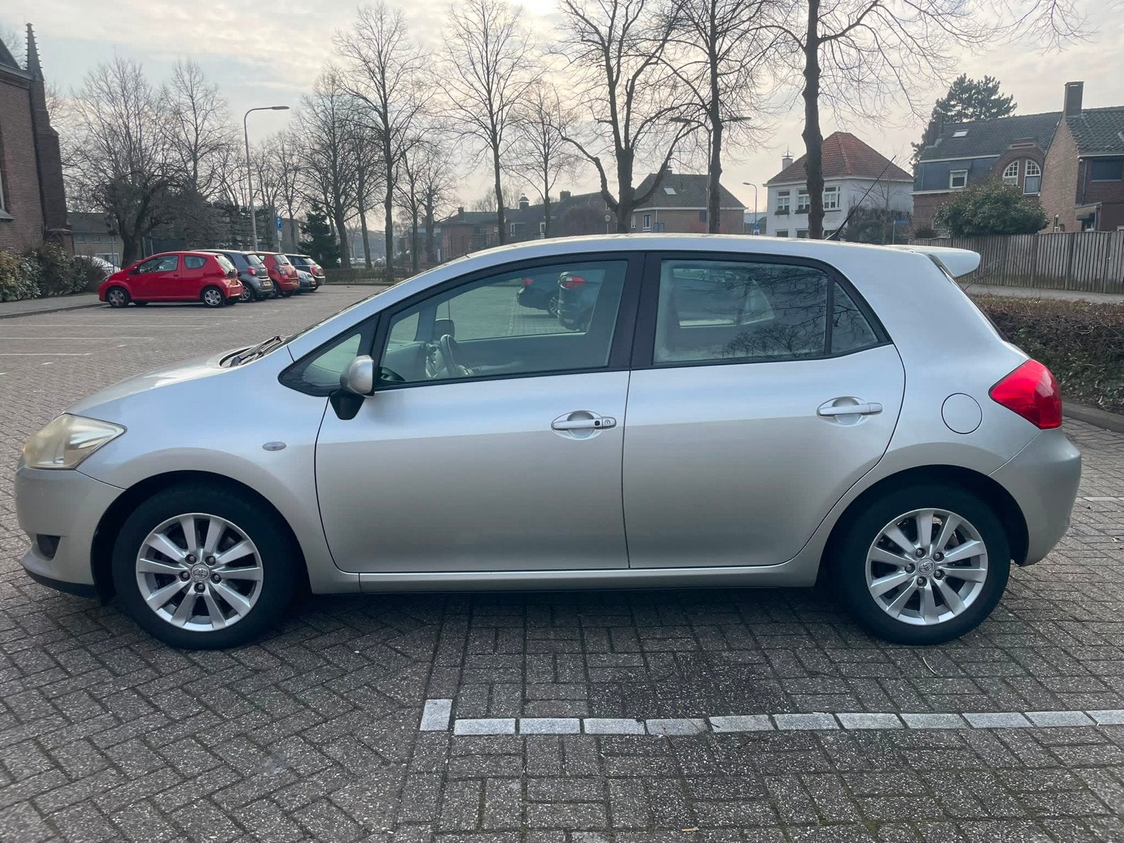 Toyota Auris 1.6 16V Vvt-i 5DR Terra 2007 Grijs, Auto's, Voorwielaandrijving, 450 kg, 4 cilinders, 123 pk