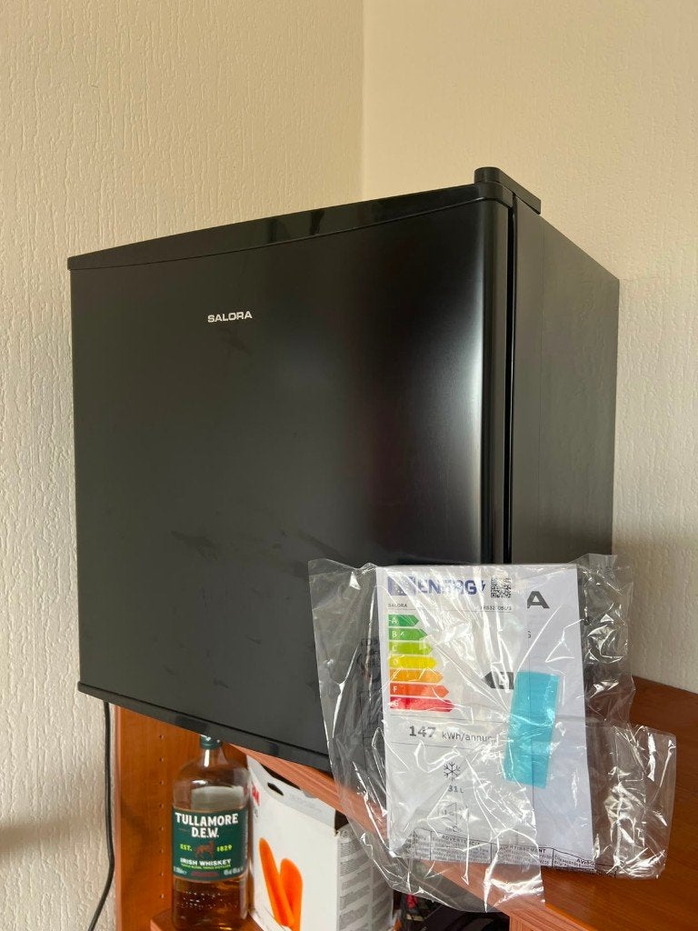 Salora FRB3200BL mini vriezer 31 liter, Minder dan 85 cm, Minder dan 60 cm, Zo goed als nieuw, Vrijstaand