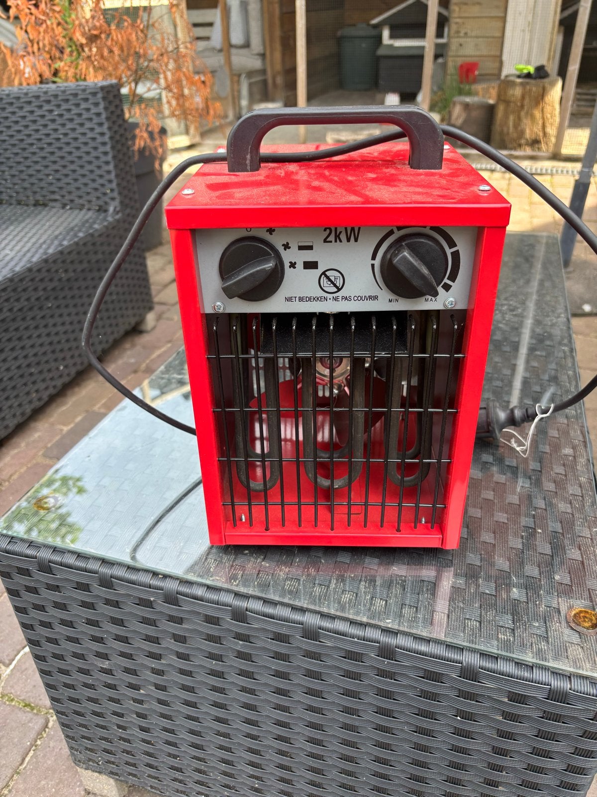 Compacte 2kW elektrische kachel - Ideaal voor kleine ruimtes, Witgoed en Apparatuur, Gebruikt, Tafel- of Grondventilator, Minder dan 60 m³