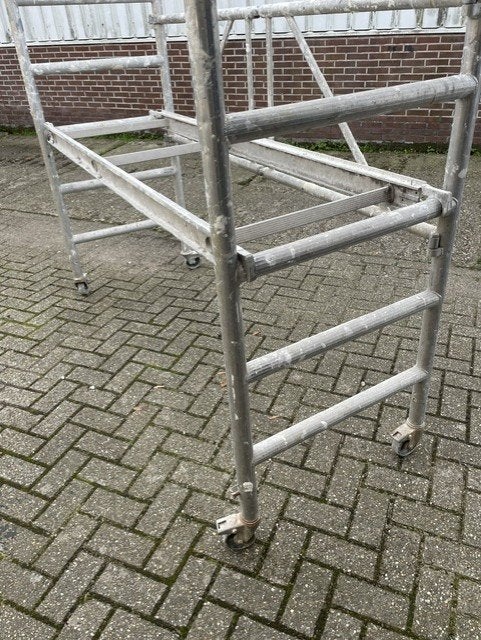 Te koop: gebruikte aluminium kamersteiger op wielen., Ophalen, Gebruikt, Rolsteiger of Kamersteiger, Minder dan 2 meter