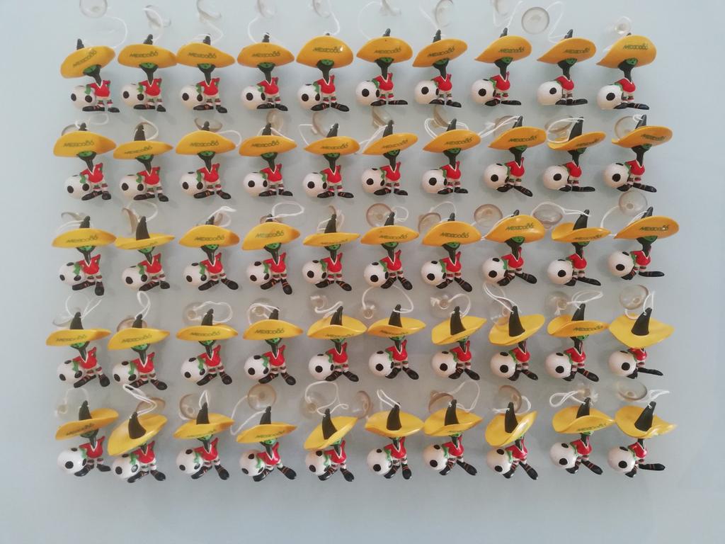 Mexico '86 WK Mascotte Pique raamklevers., Ophalen of Verzenden, Nieuw, Buitenlandse clubs, Beeldje of Poppetje