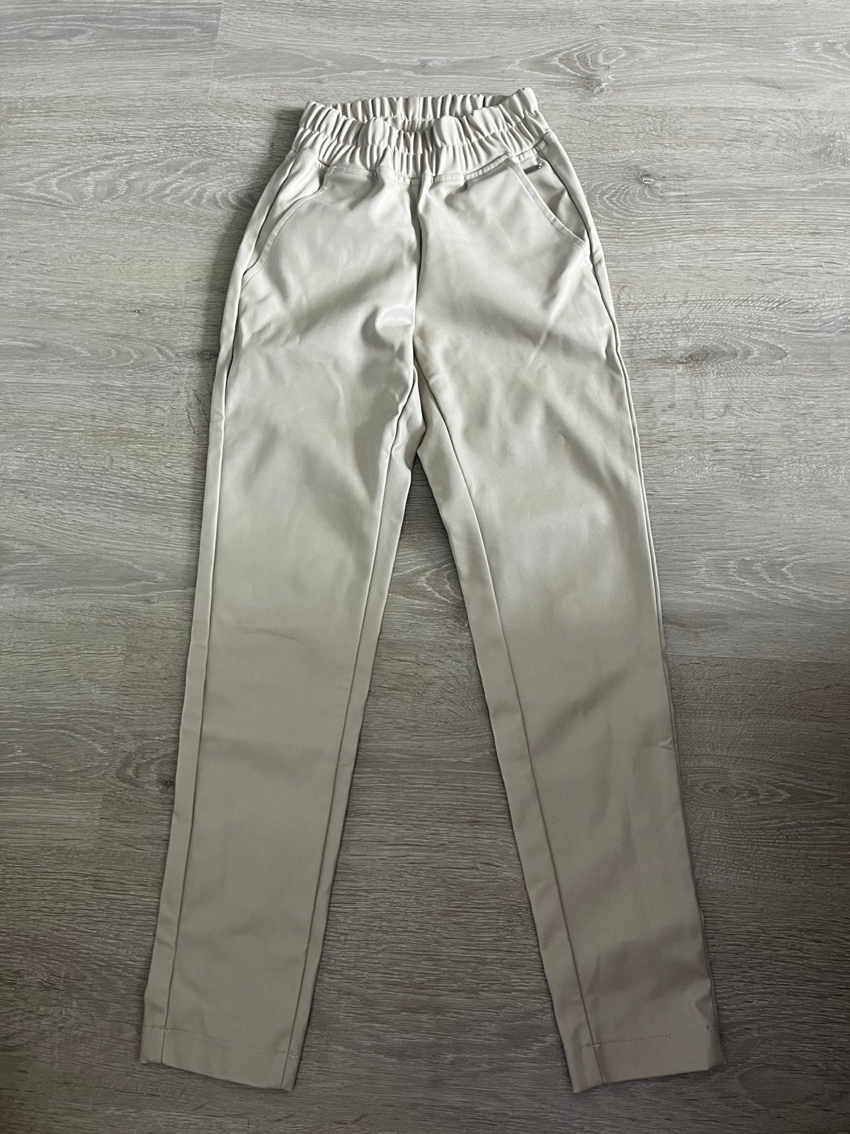 Beige lederlook broek XS, Beige, Ophalen of Verzenden, Zo goed als nieuw, Maat 34 (XS) of kleiner