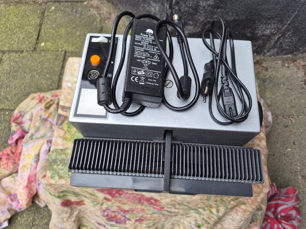 Rollei P350A Diaprojector, in zeer goed werkende staat, Ophalen, Gebruikt