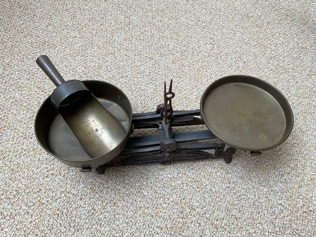 Antieke weegschaal, Witgoed en Apparatuur, Weegschalen, Ophalen of Verzenden, Gebruikt, 500 gram of grover, Minder dan 10 kg