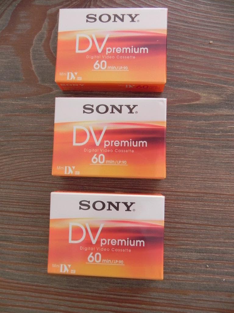 TE KOOP; 3 STUKS  SONY digitale video cassettes  DV PREMIUM, Ophalen, Mini dv, Nieuw, Minder dan 8x