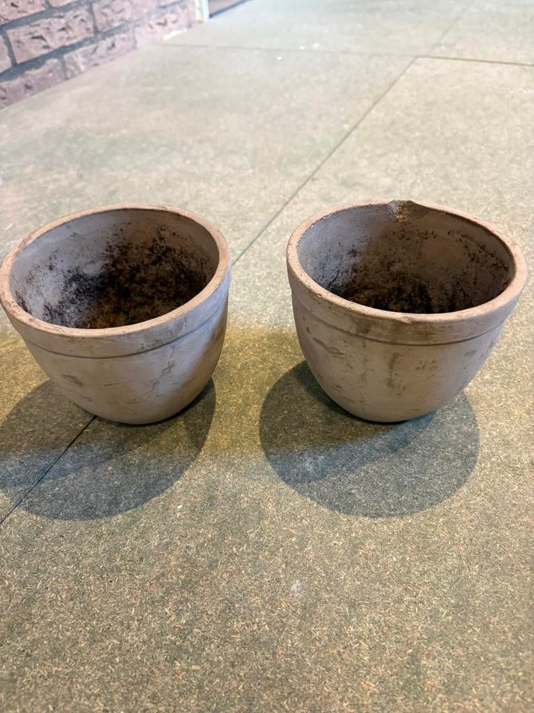 2 stuks bloempotten, Ophalen, Gebruikt, Rond, Aardewerk