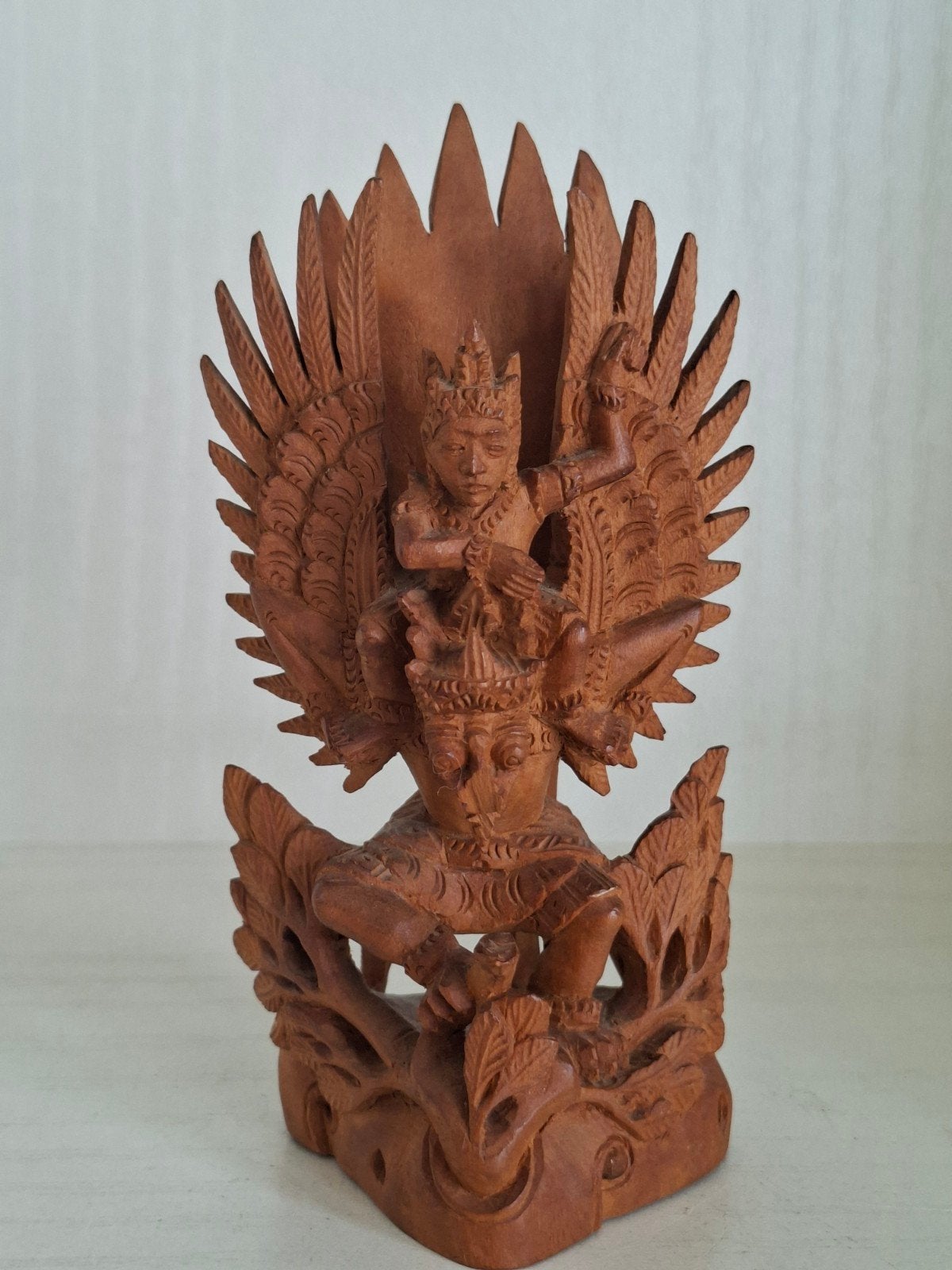 Prachtig gesneden klein houtsnijwerk van Vishnu en Garuda, Ophalen of Verzenden