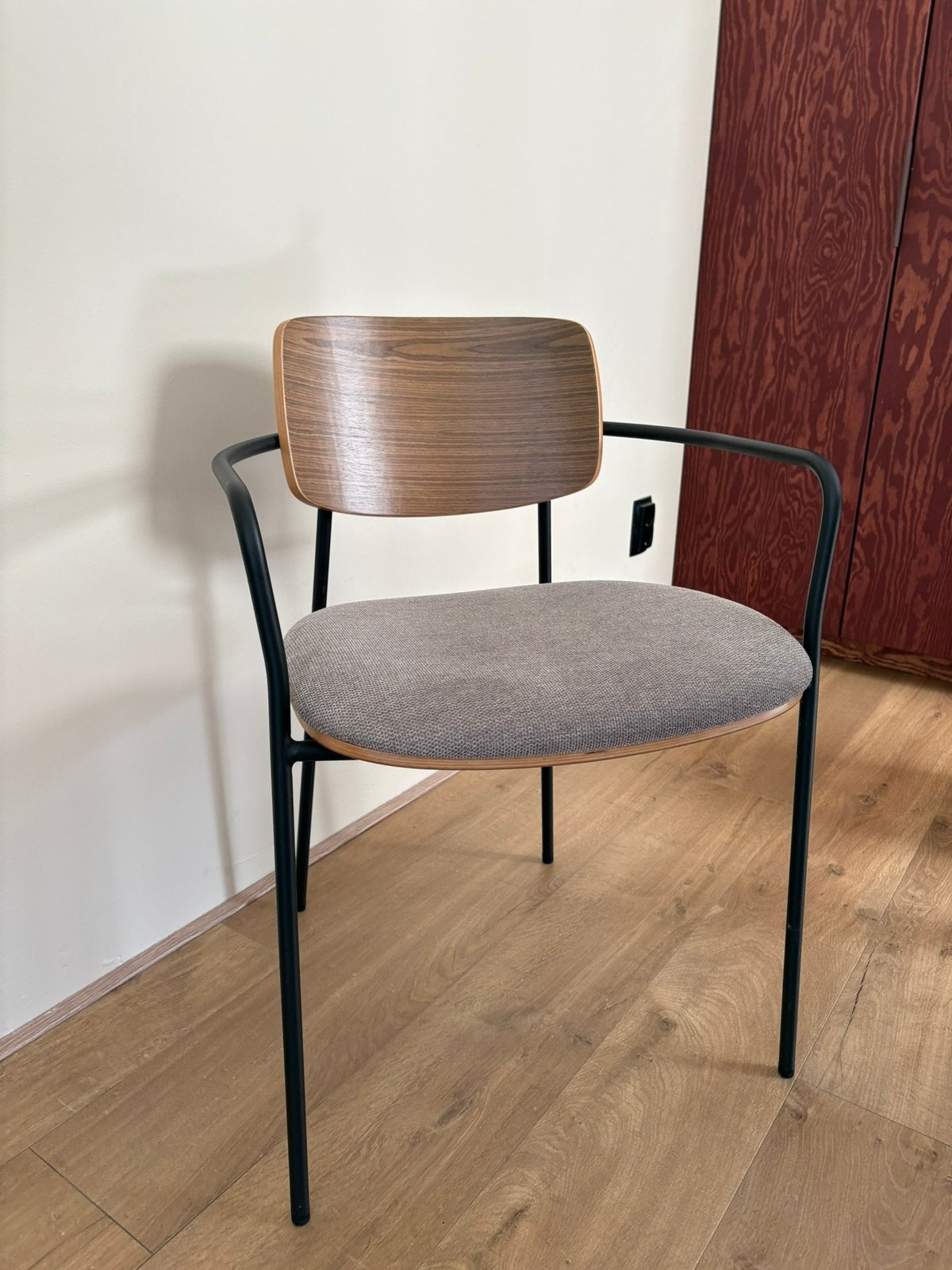Dining chair Kave home Maureen, plywood, Huis en Inrichting, Stoelen, Ophalen, Zo goed als nieuw, Zwart, Eén