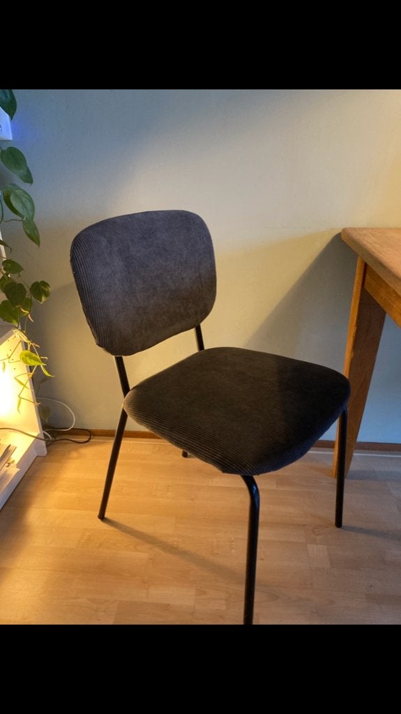 Eetkamerstoelen in donkerblauw rib 4x, Ophalen, Zo goed als nieuw, Blauw, Vier