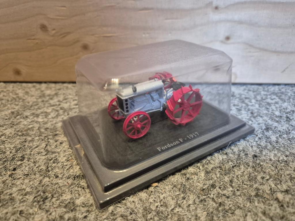 Fordson F tractor, Ophalen of Verzenden, Nieuw, Tractor of Landbouw, Universal Hobbies