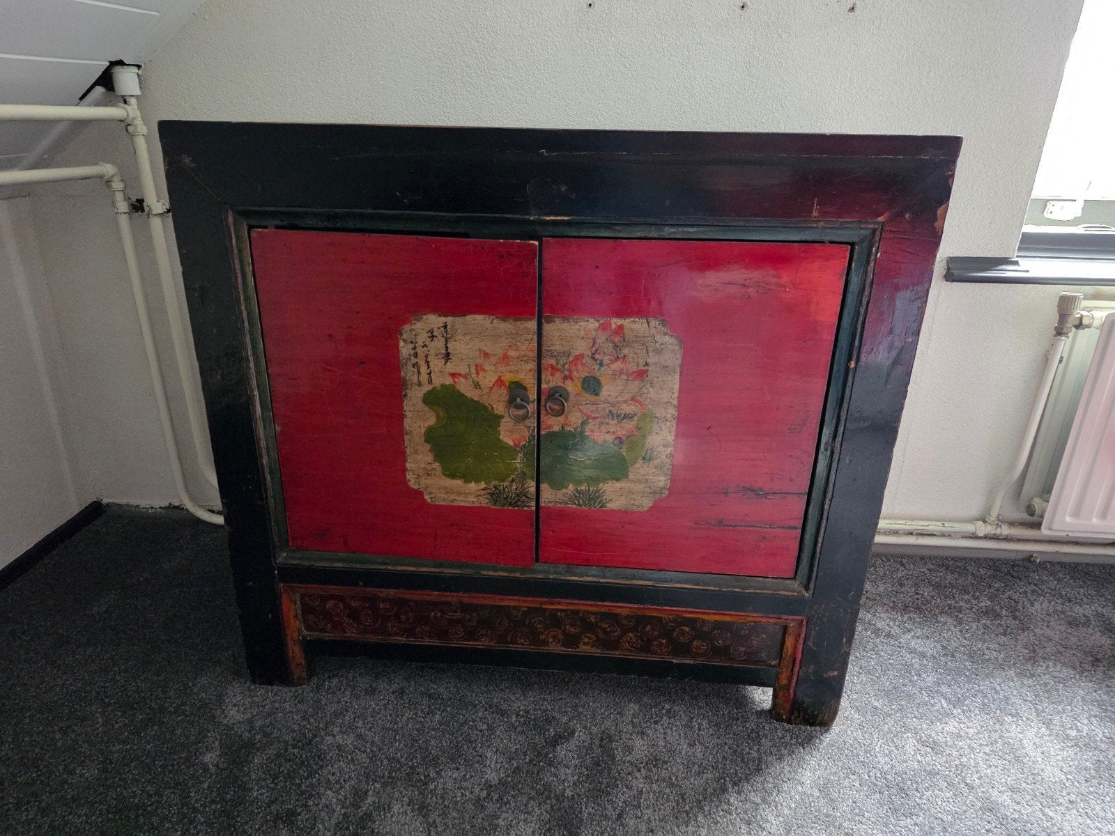 Oosterse kast met beschilderde deuren, Ophalen