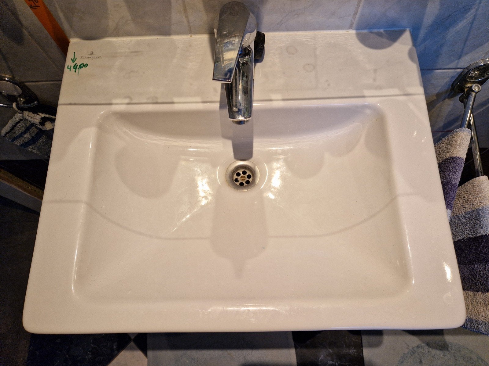 Twee Villeroy & Boch wastafel inclusief kraan en sifonkap, Ophalen, Gebruikt, Wastafel