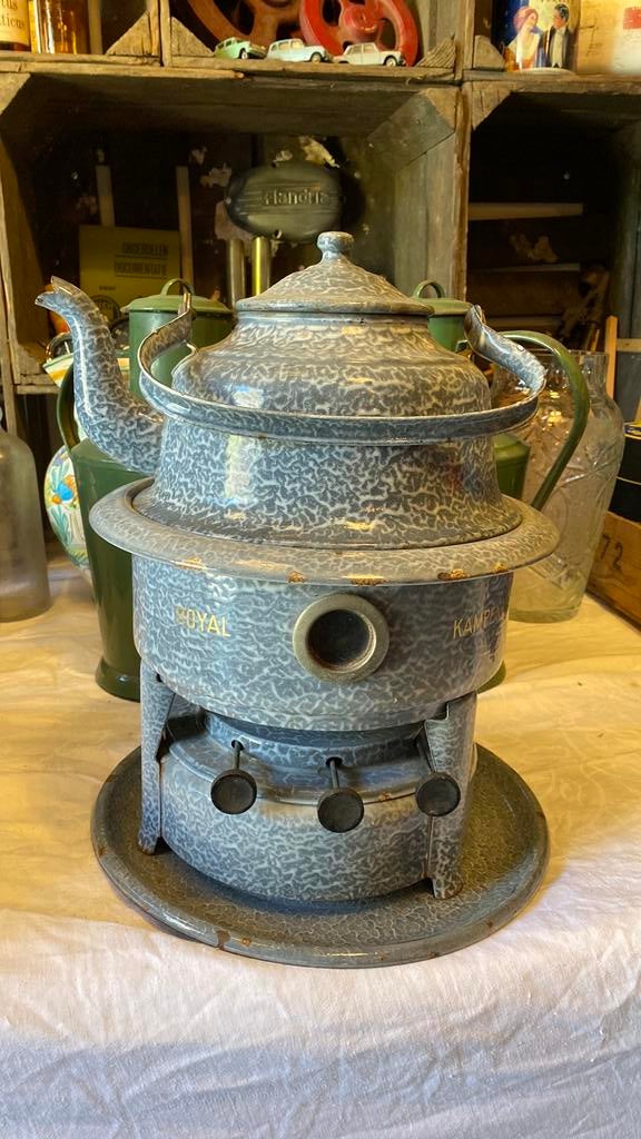 Grijsgewolkt petroleumstel met ketel, Antiek en Kunst, Antiek | Emaille, Ophalen of Verzenden