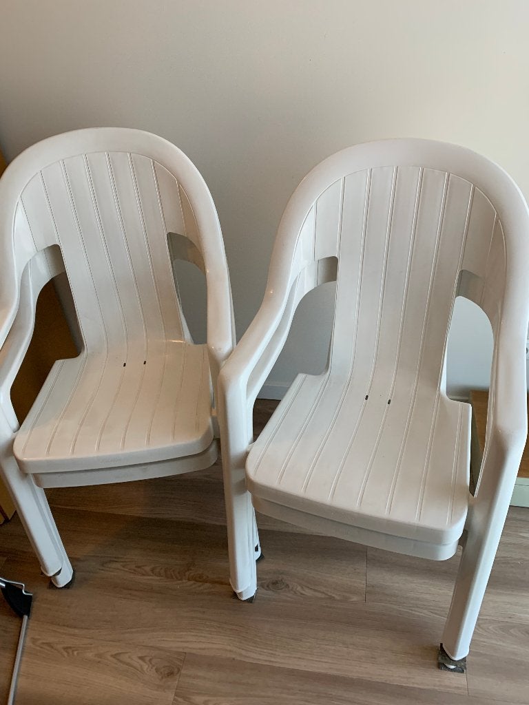 Te koop 4 witte stapelbare tuinstoelen, Tuin en Terras, Tuinstoelen, Nieuw, Wicker, Stapelbaar, Ophalen