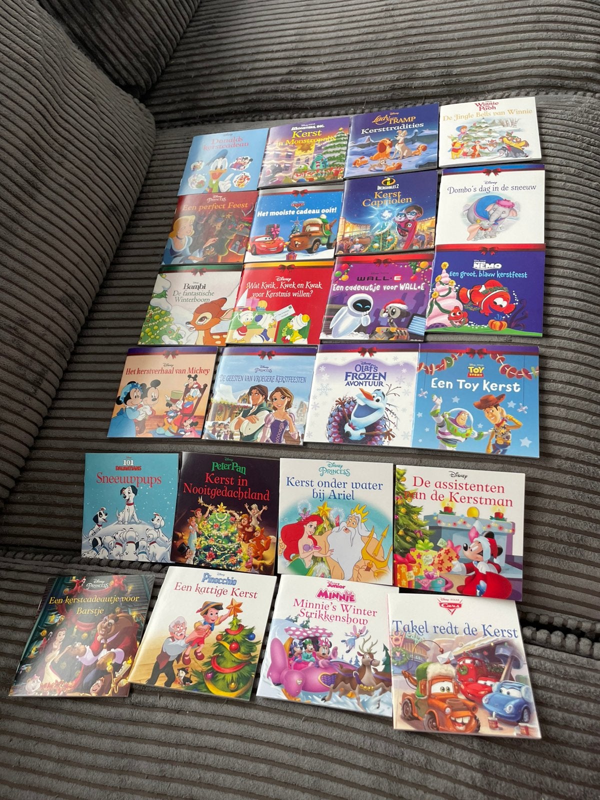 24 Disney mini boekjes advent kalender adventskalender 2022, Ophalen of Verzenden, Overige figuren, Zo goed als nieuw, Overige typen