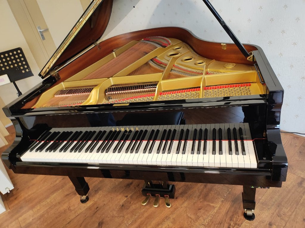 Zwarte hoogglans vleugel, Muziek en Instrumenten, Piano's, Ophalen, Gebruikt, Zwart, Hoogglans