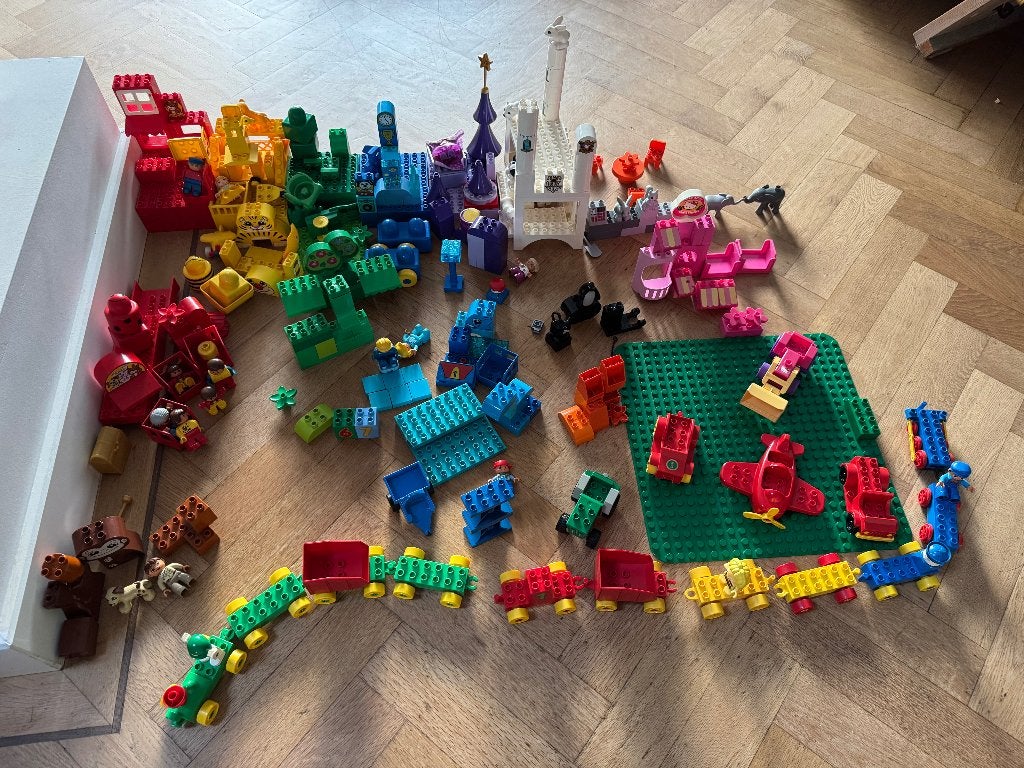 Grote verzameling LEGO DUPLO - Diverse sets en losse stenen, Ophalen of Verzenden, Zo goed als nieuw, Duplo, Inclusief minifiguren